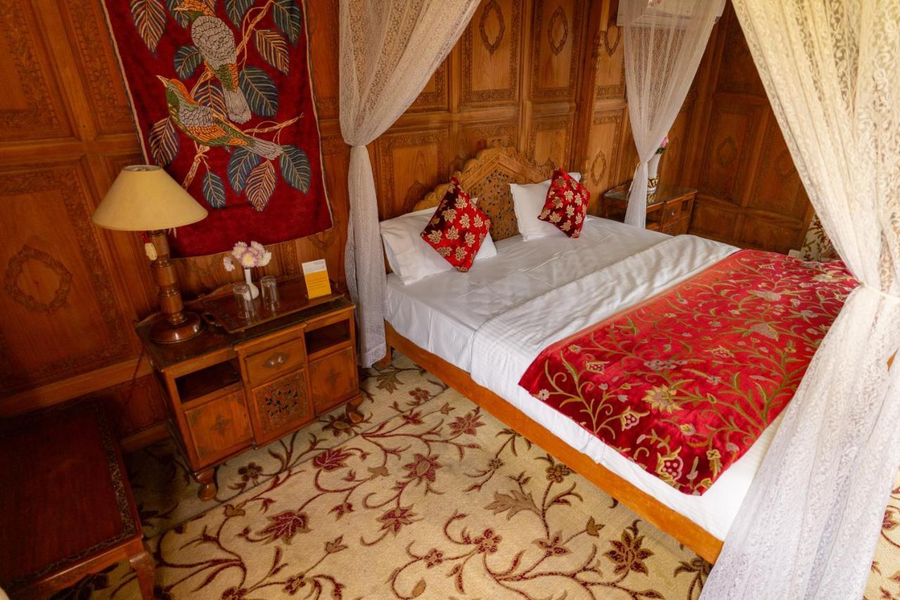 Wangnoo Heritage Houseboats Hotel Srinagar  Ngoại thất bức ảnh