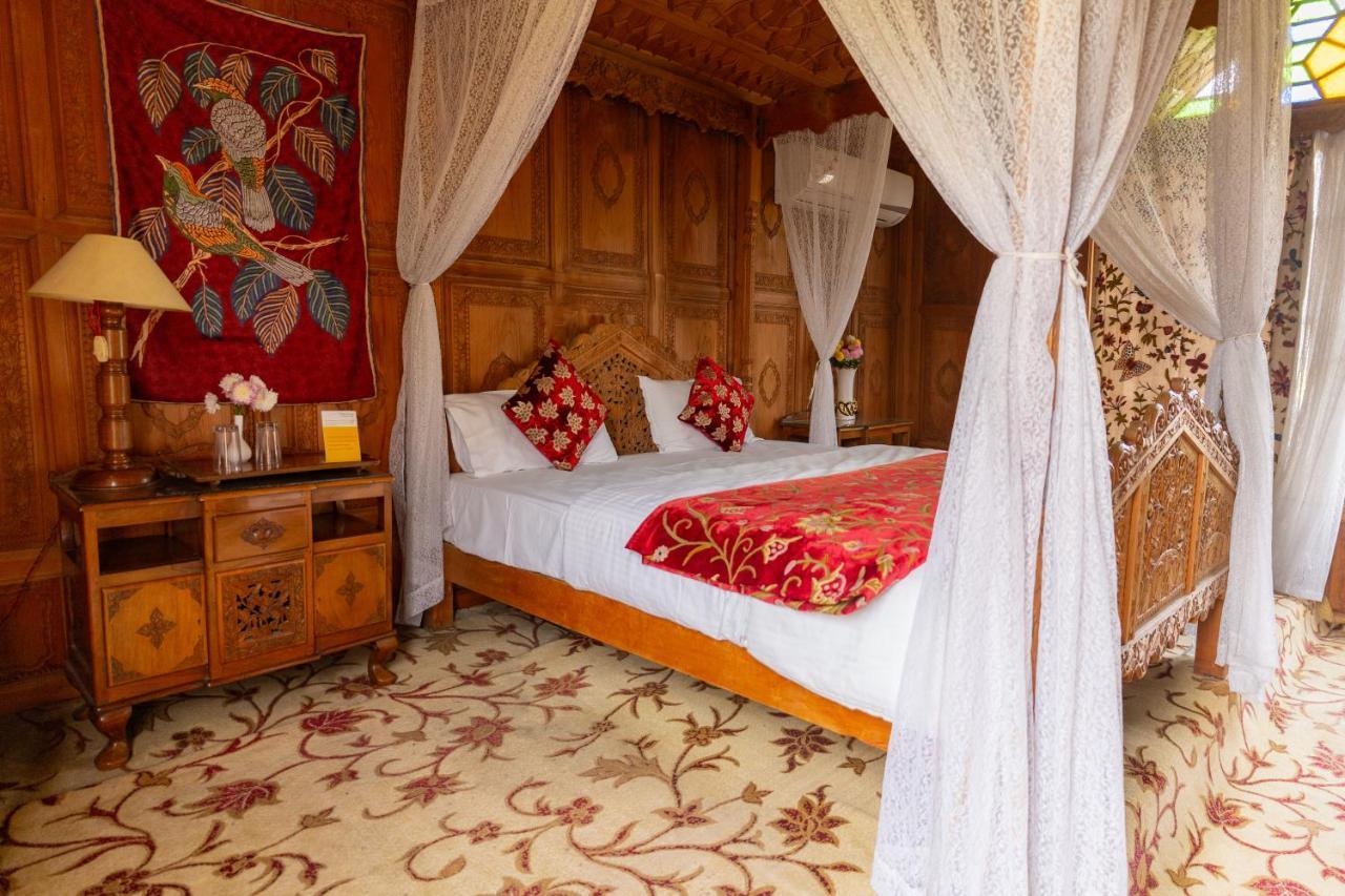 Wangnoo Heritage Houseboats Hotel Srinagar  Ngoại thất bức ảnh