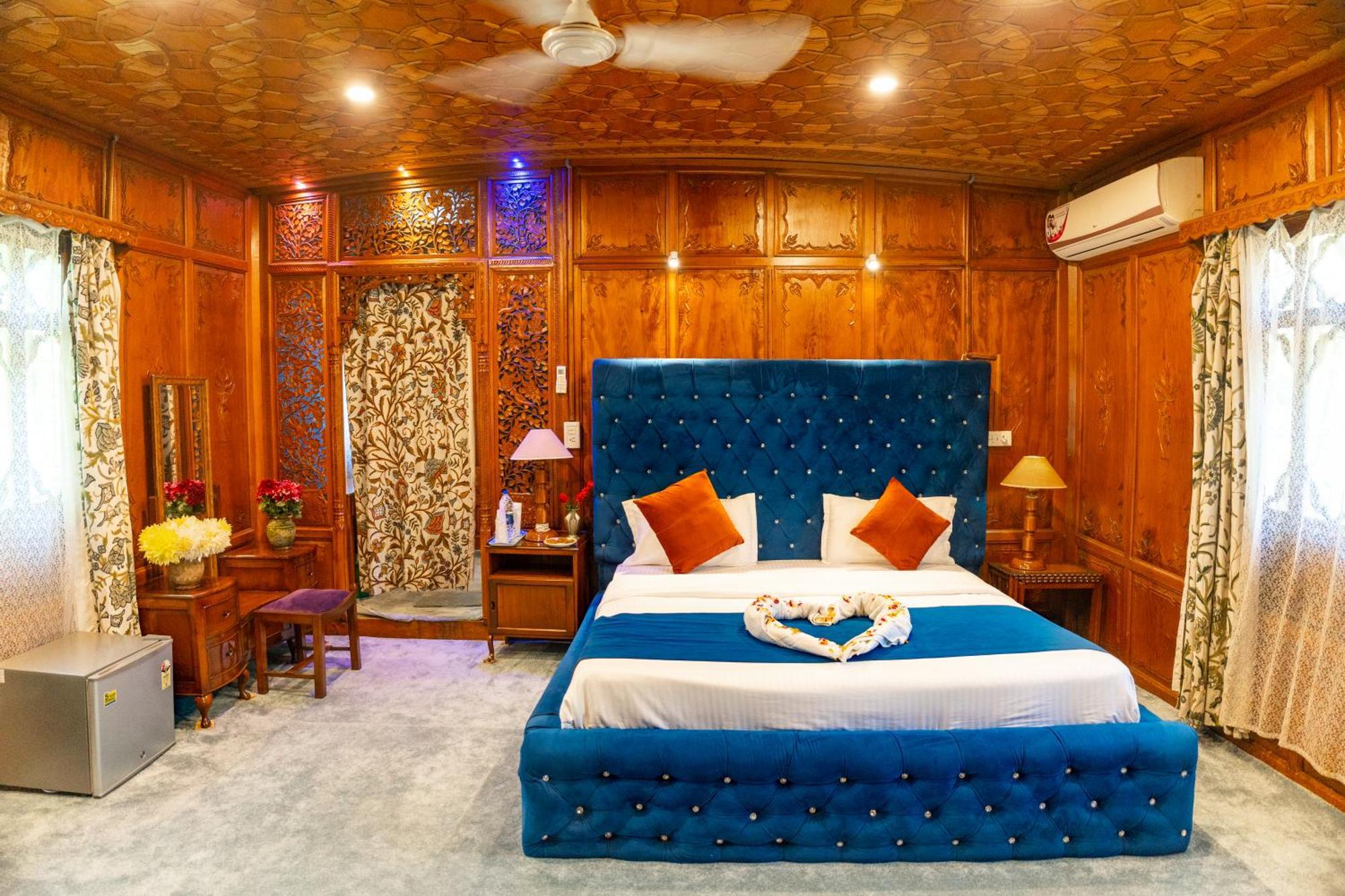 Wangnoo Heritage Houseboats Hotel Srinagar  Ngoại thất bức ảnh