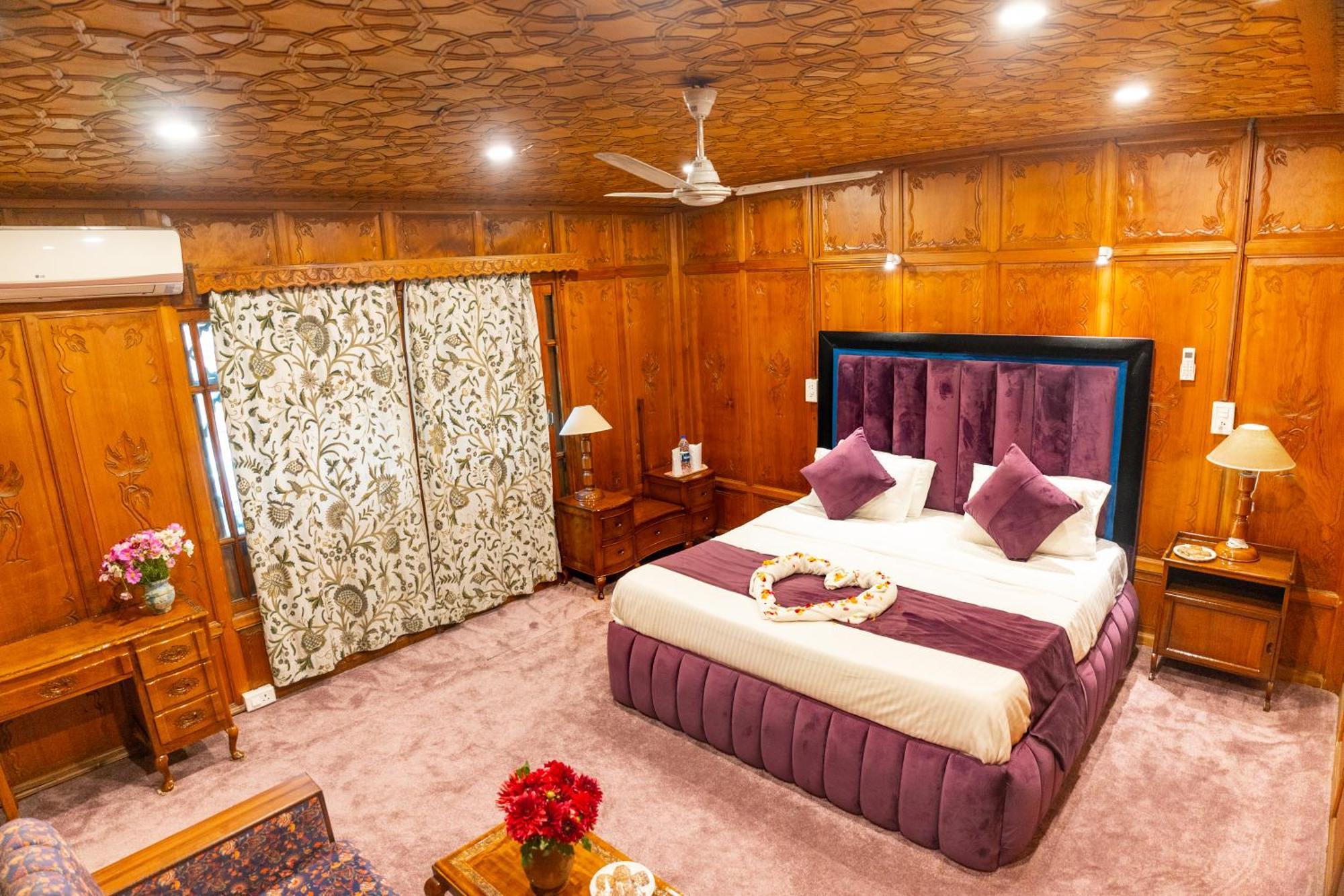 Wangnoo Heritage Houseboats Hotel Srinagar  Ngoại thất bức ảnh